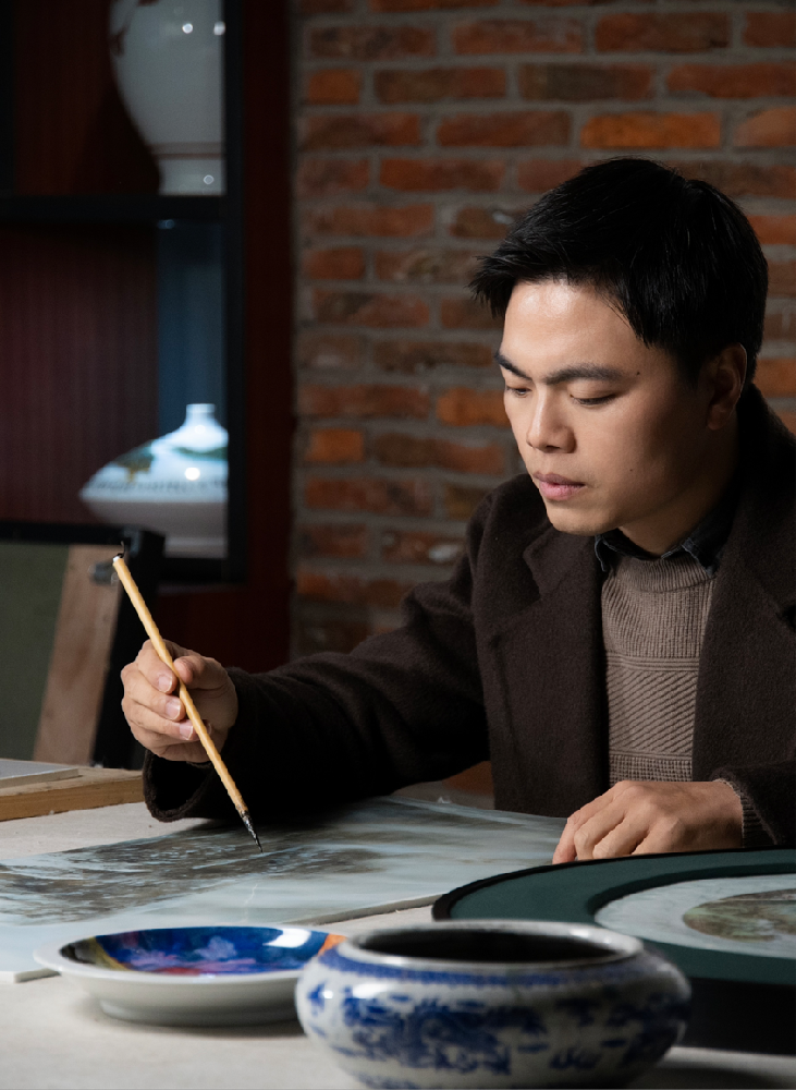 唐亮祥（國瓷紅葉畫院高級(jí)畫師）